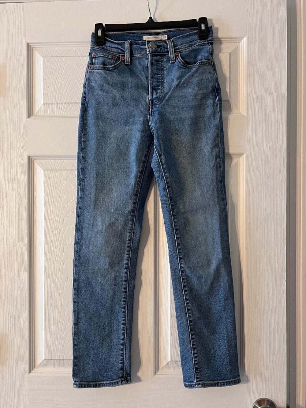 Women's Levi's Wedgie Straight Ankle Jeans Sz 25 Button Fly Medium Wash Cheeky